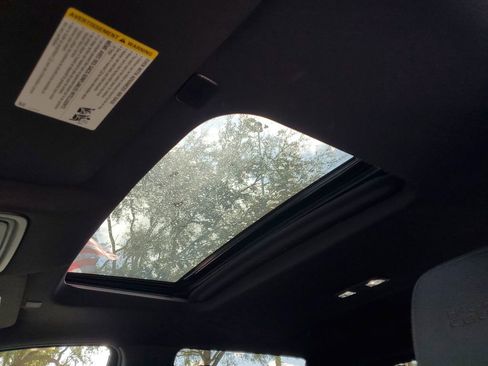 Used 2021 Chevrolet Silverado 1500 High Country image 18