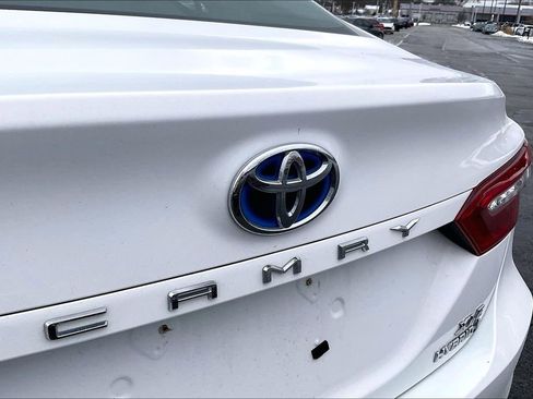Used 2018 Toyota Camry XLE image 35