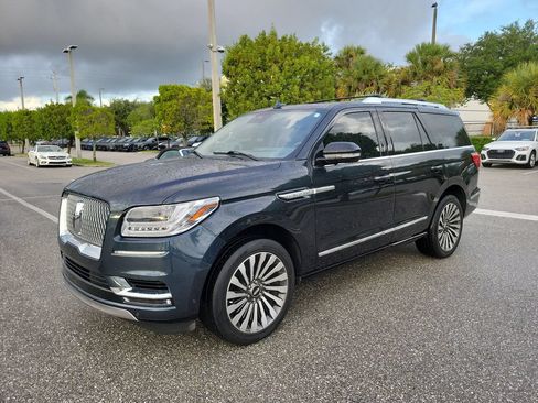 Used 2021 Lincoln Navigator Reserve w/ Luxury Package AWD/4WD image 3