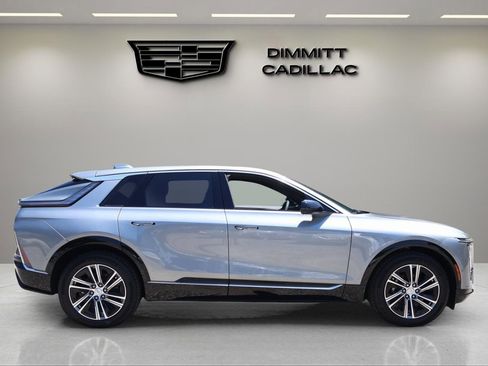 New 2025 Cadillac Lyriq Luxury image 6