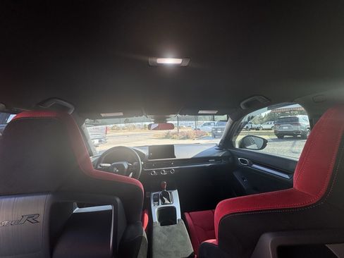 Used 2024 Honda Civic Type R image 11