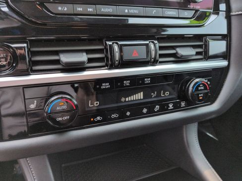 Used 2025 Nissan Pathfinder SV FWD image 16