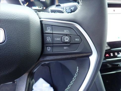 New 2026 Jeep Grand Cherokee Limited AWD/4WD image 18