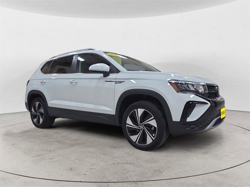 Used 2023 Volkswagen Taos SE image 7