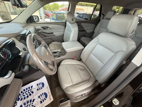 Used 2018 Chevrolet Traverse LT image 11