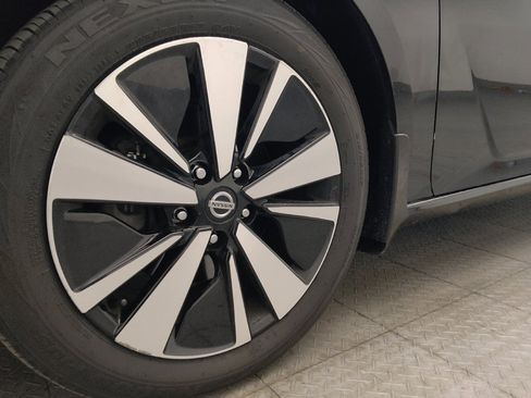 Used 2020 Nissan Altima 2.5 SV FWD image 31