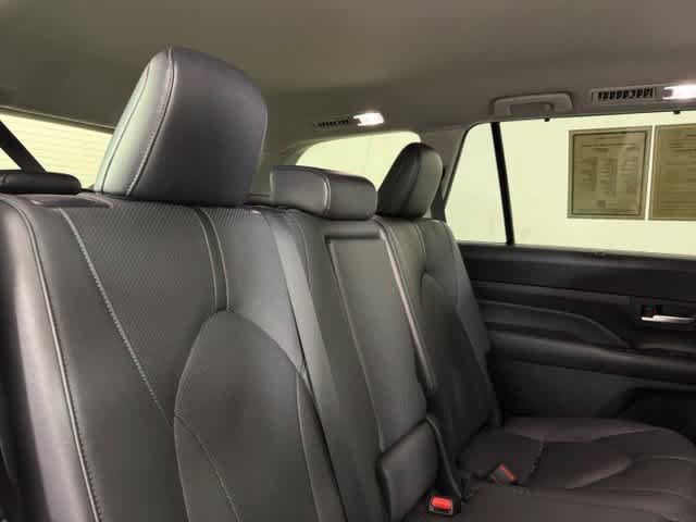Used 2024 Toyota Grand Highlander AWD image 37