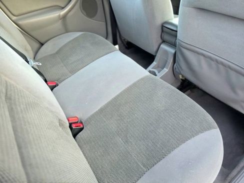 Used 2004 Ford Focus SE image 31