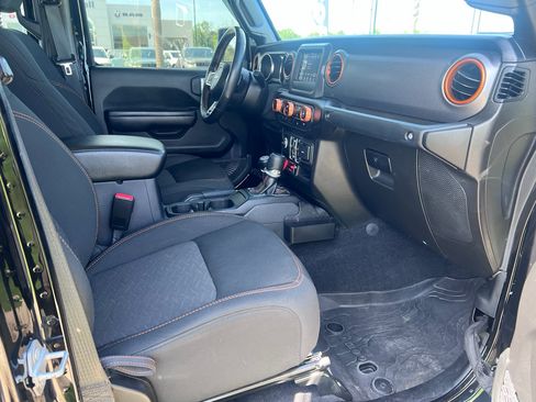 Used 2021 Jeep Gladiator Mojave w/ Cold Weather Group AWD/4WD image 13