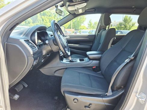 Certified 2021 Jeep Grand Cherokee Laredo AWD/4WD image 11