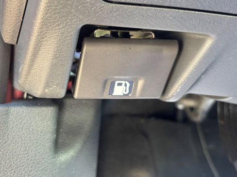 Used 2025 Nissan Sentra SV image 25