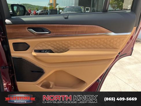 New 2026 Jeep Grand Cherokee L Summit AWD/4WD image 28