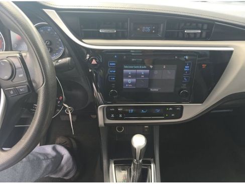 Used 2018 Toyota Corolla LE FWD image 25