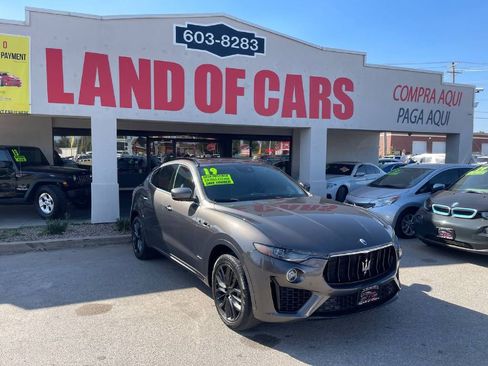 Used 2019 Maserati Levante S GranSport image 2