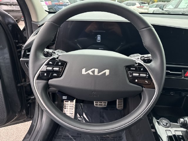 Used 2024 Kia Niro EX Touring FWD image 17