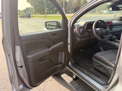 Used 2024 Chevrolet Colorado Trail Boss AWD/4WD image 11