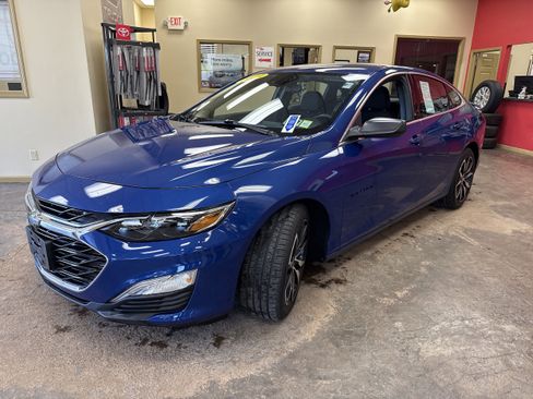 Used 2023 Chevrolet Malibu RS FWD image 3