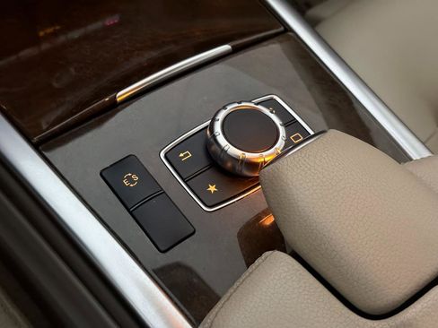Used 2016 Mercedes-Benz E 350 4MATIC Sedan w/ Premium Package image 36