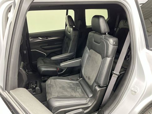 Used 2022 Jeep Grand Cherokee L Laredo AWD/4WD image 11