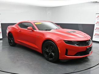 Used 2020 Chevrolet Camaro LT video 2