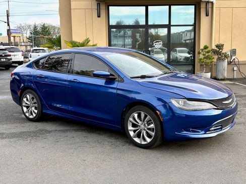 Used 2015 Chrysler 200 S FWD image 1
