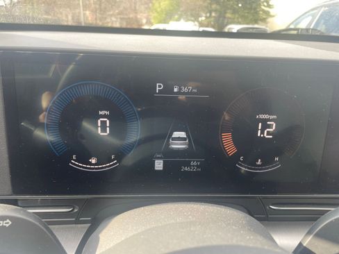 Used 2025 Hyundai Kona SEL image 38