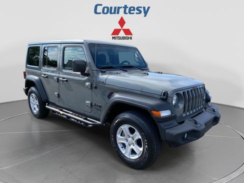 Used 2021 Jeep Wrangler Unlimited Sport AWD/4WD image 8