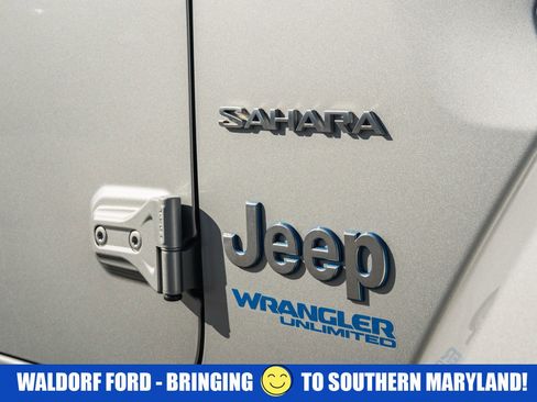 Used 2022 Jeep Wrangler Unlimited Sahara w/ Cold Weather Group image 18