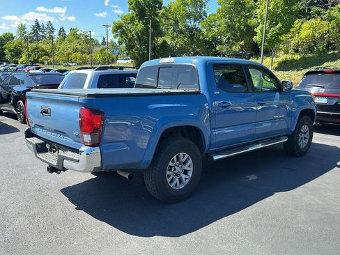 Certified 2019 Toyota Tacoma SR5 AWD/4WD image 5