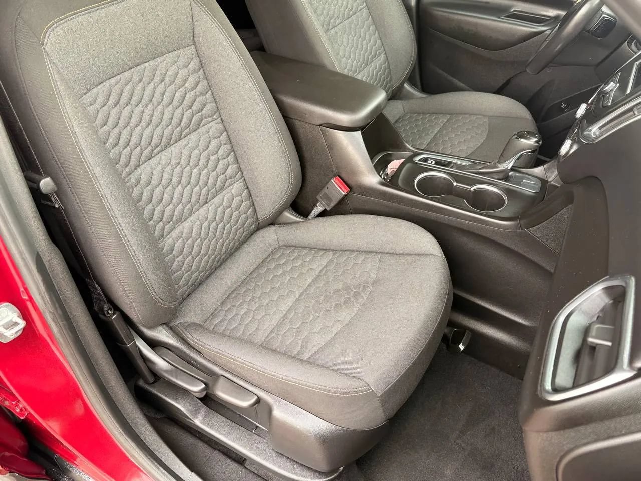 Used 2020 Chevrolet Equinox LT FWD image 15