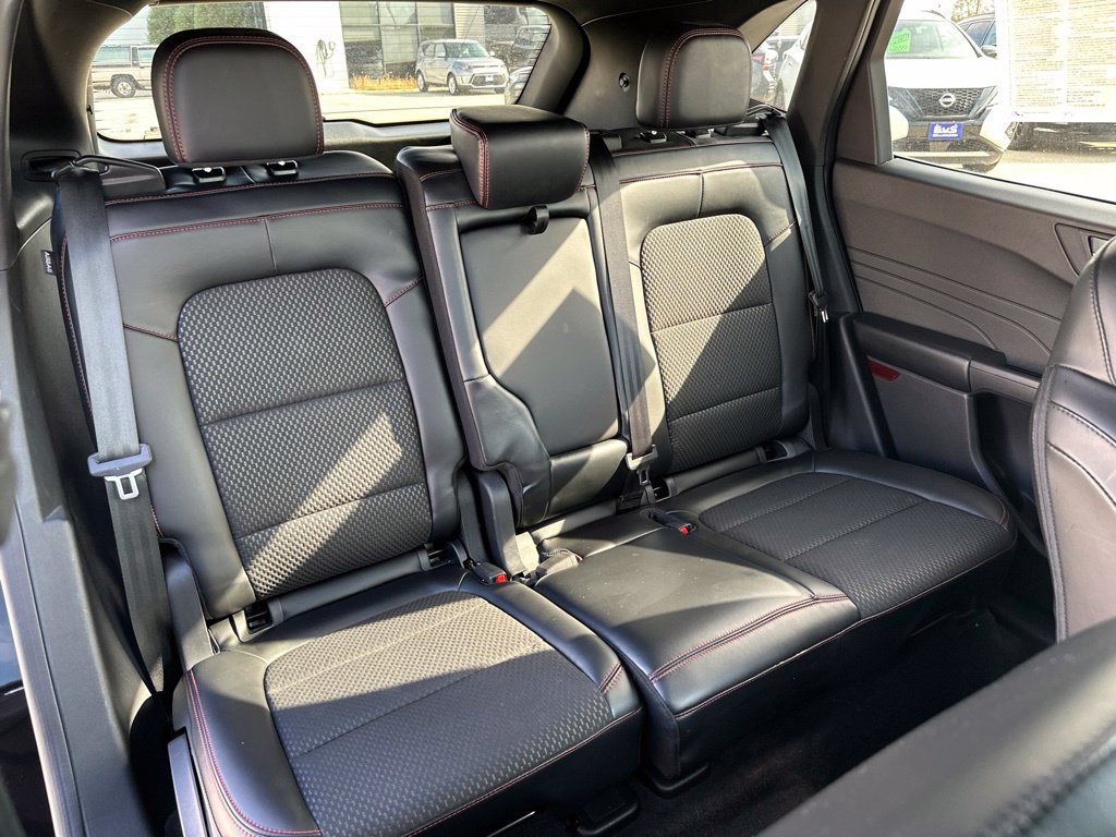 Used 2023 Ford Escape ST-Line w/ Tech Pack #1 AWD/4WD image 17