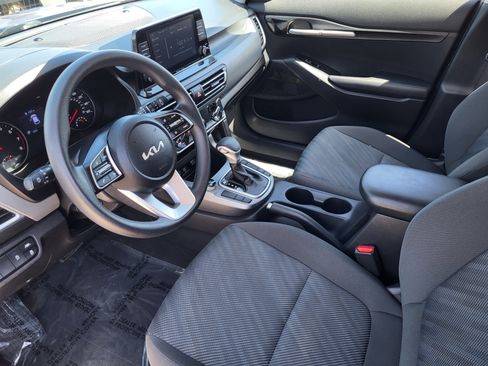 Used 2023 Kia Seltos LX AWD/4WD image 8