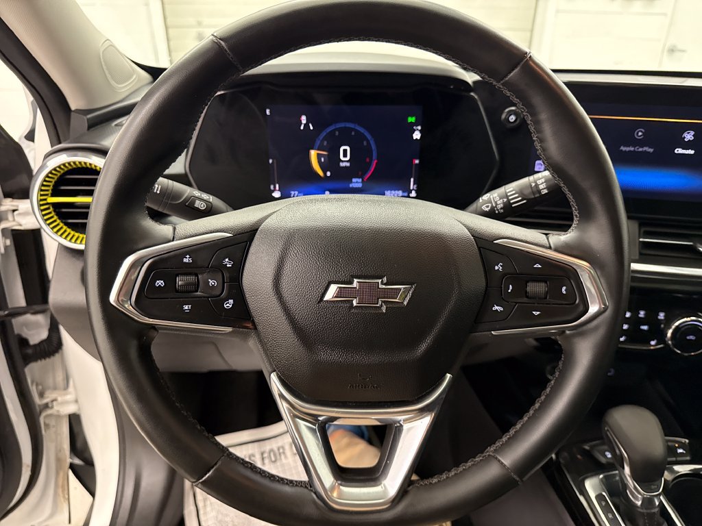 Used 2024 Chevrolet Trax ACTIV w/ Sunroof Package FWD image 15
