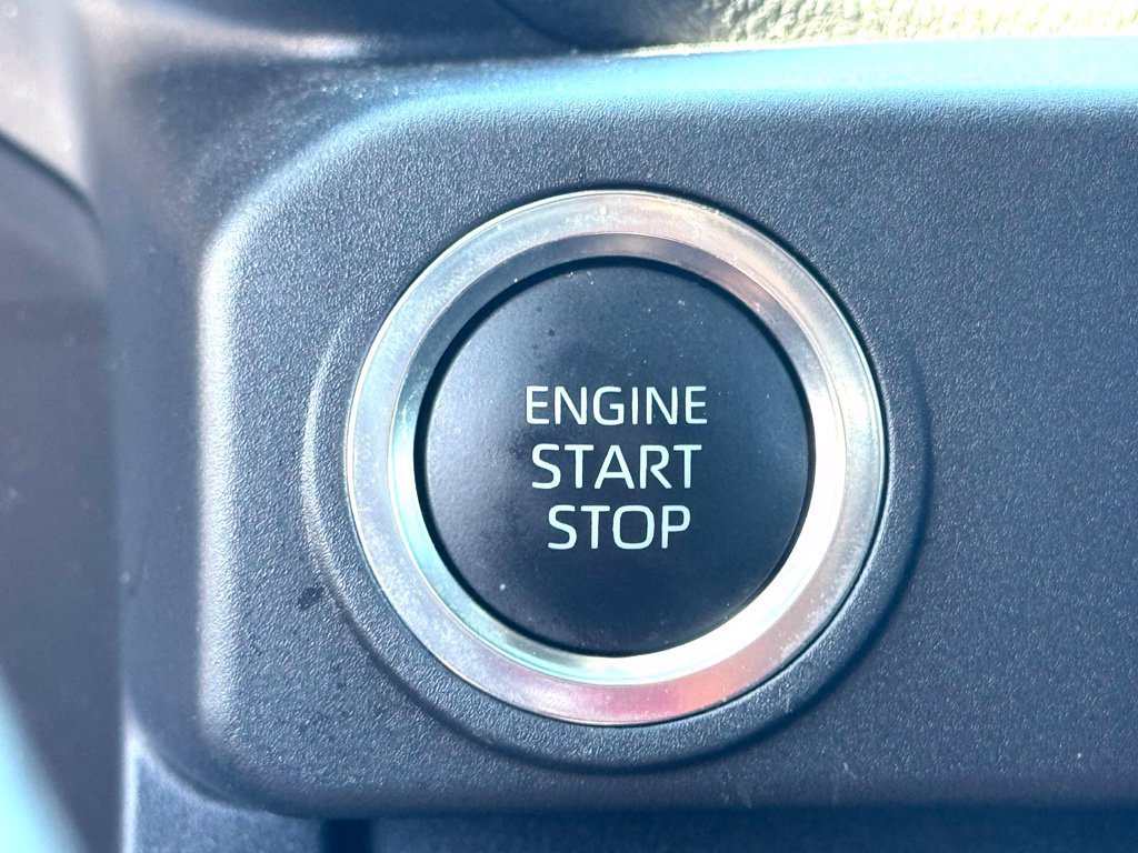 Used 2025 Toyota 4Runner SR5 AWD/4WD image 36