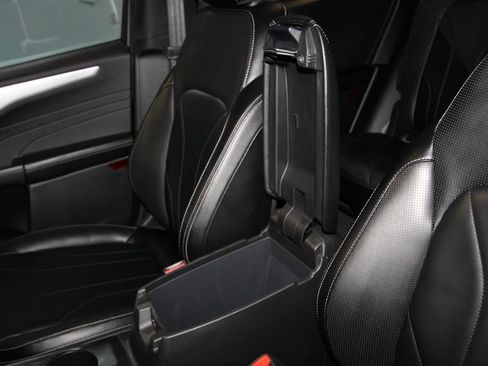 Used 2025 Ford Escape Platinum w/ Premium Technology Package AWD/4WD image 19