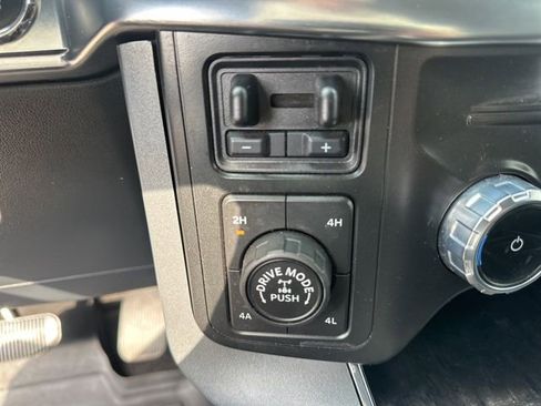 Used 2022 Ford F150 Lariat AWD/4WD image 21