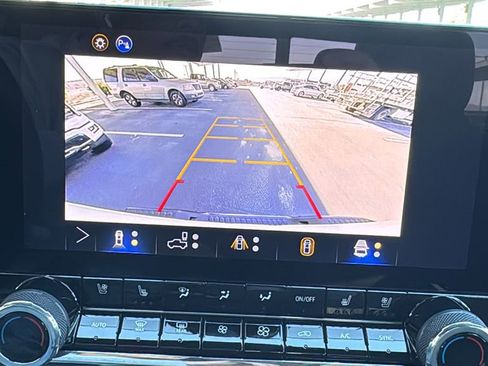 Used 2025 Chevrolet Colorado ZR2 w/ Technology Package image 19