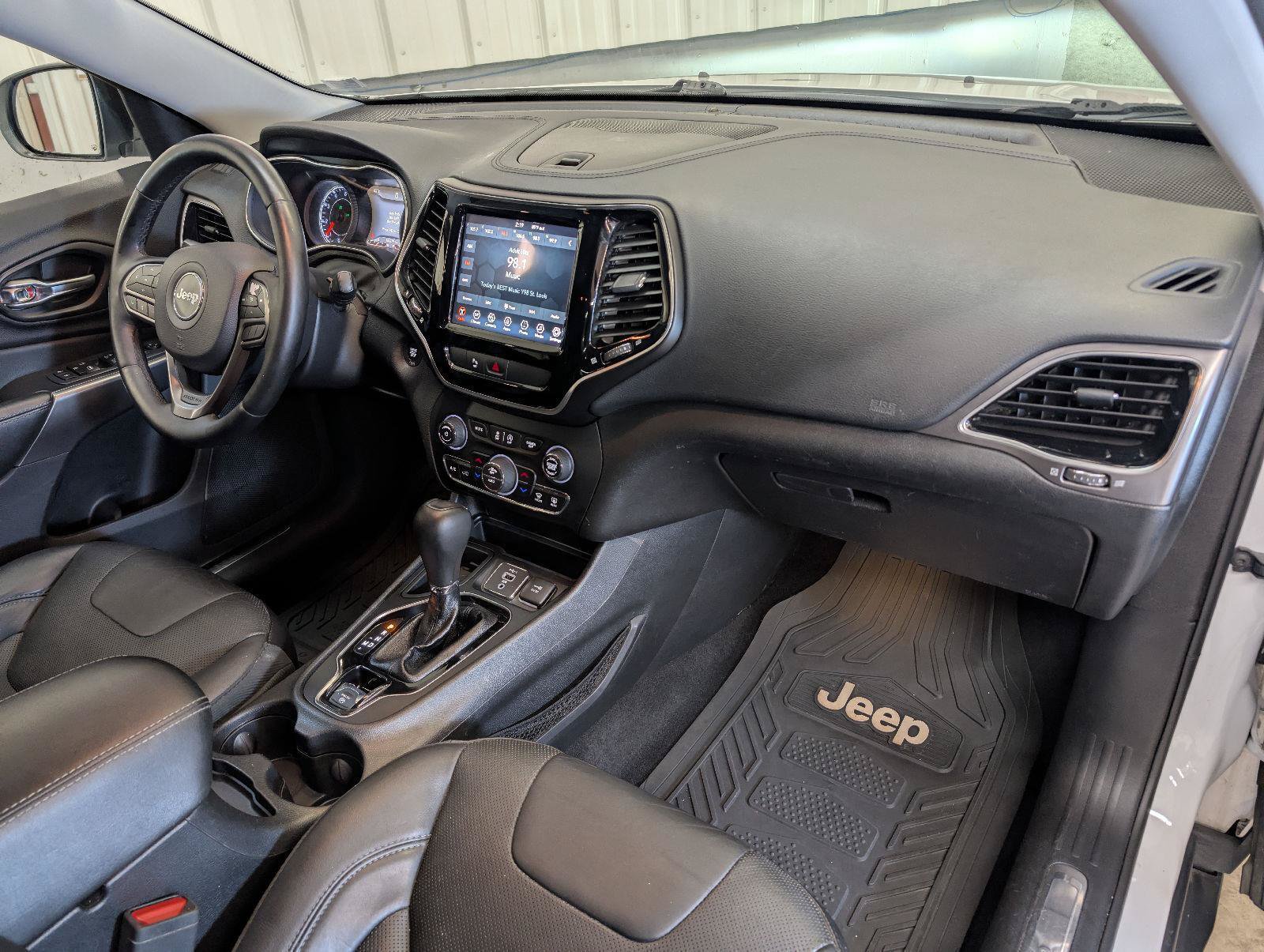 Used 2019 Jeep Cherokee Limited FWD image 7