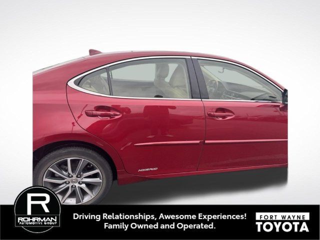 Used 2016 Lexus ES 300h w/ Luxury Package w/Wood Trim FWD image 3