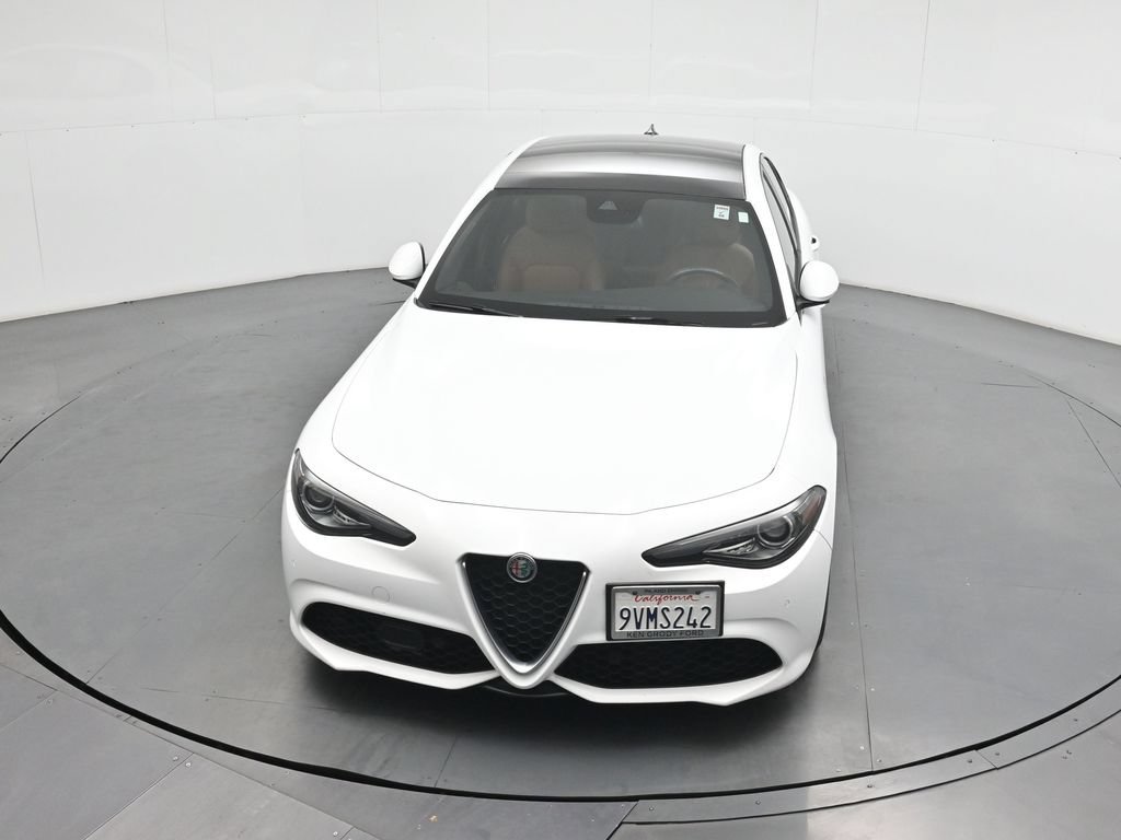 Used 2022 Alfa Romeo Giulia Ti RWD image 34
