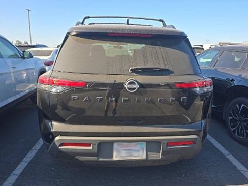 Used 2024 Nissan Pathfinder SV w/ Black Appearance Package FWD image 4