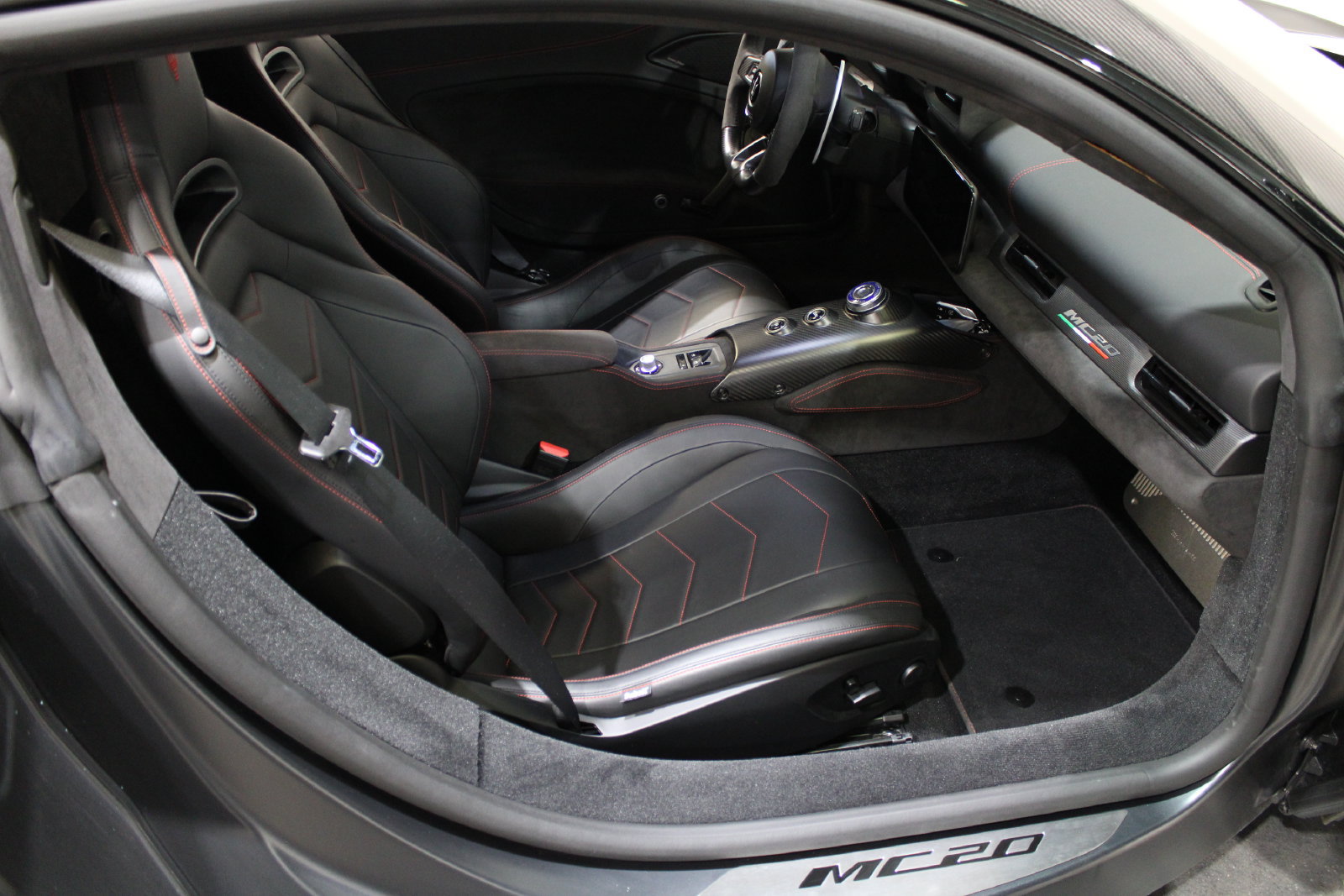 Used 2022 Maserati MC20 Coupe RWD image 29