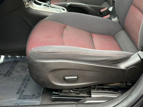 Used 2014 Chevrolet Cruze LT FWD image 14