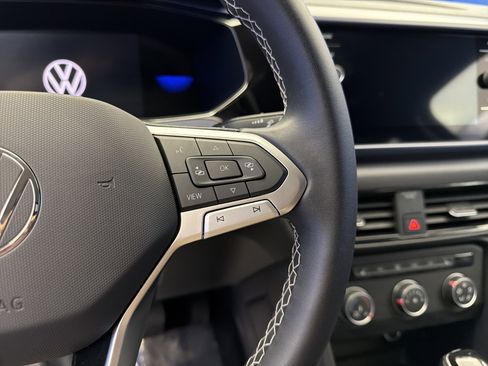 Used 2022 Volkswagen Taos SE image 17