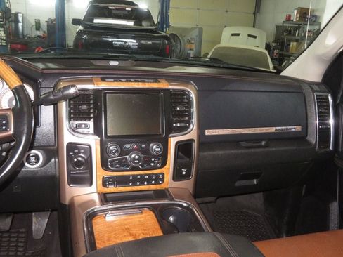 Used 2016 RAM 2500 Longhorn w/ Convenience Group AWD/4WD image 44