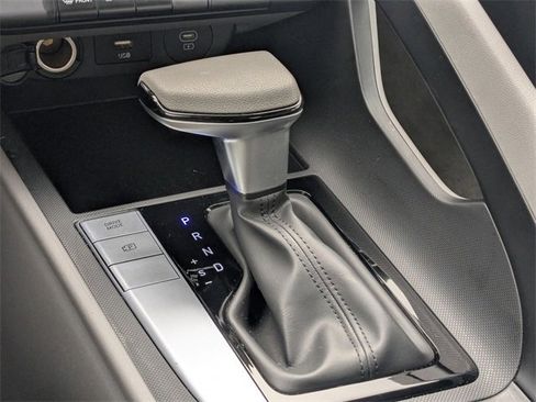 Used 2024 Hyundai Elantra SEL image 22