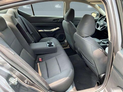 Used 2025 Nissan Altima 2.5 SV FWD image 29