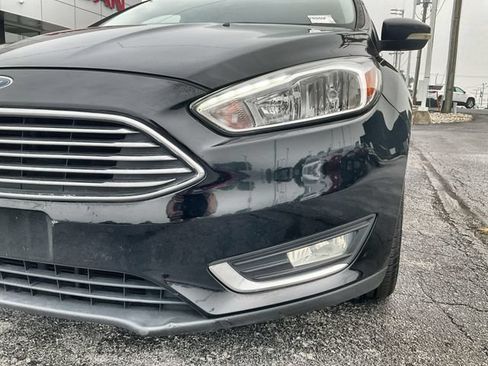 Used 2018 Ford Focus Titanium w/ Titanium Technology Package FWD image 37