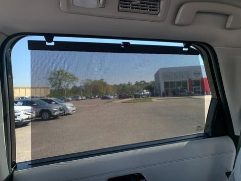 New 2026 Nissan Pathfinder SL image 17