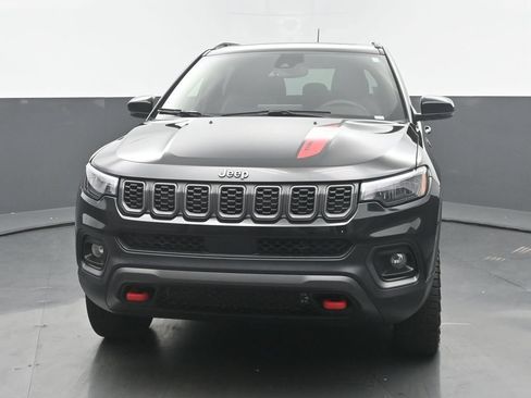 Used 2025 Jeep Compass Trailhawk w/ Sun & Sound Group AWD/4WD image 5